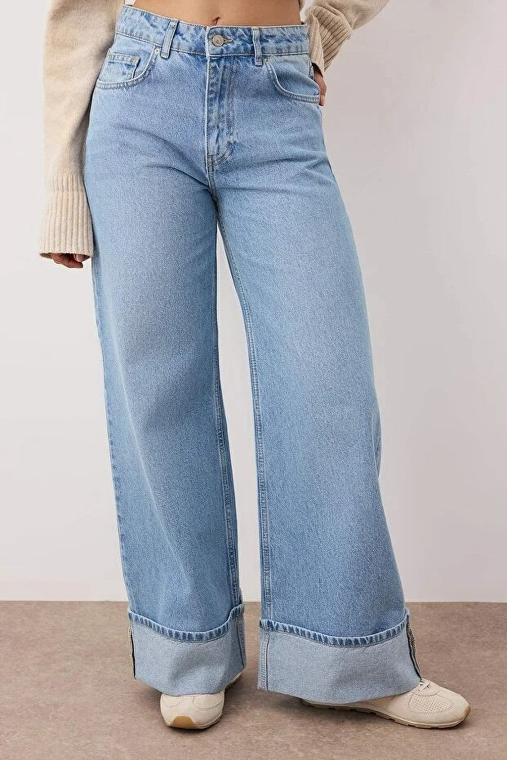 Regular Waist Wide Leg Jeans with Folded Hem
