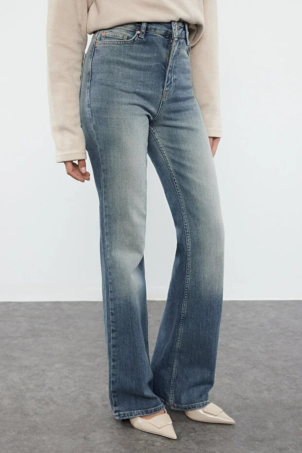 Faded Effect Vintage Regular Waist Flared Jeans
