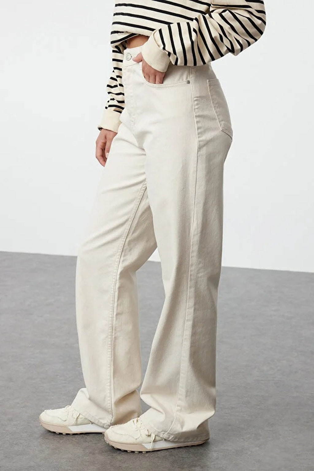High Waist Wide Leg Jeans with Waist Detail