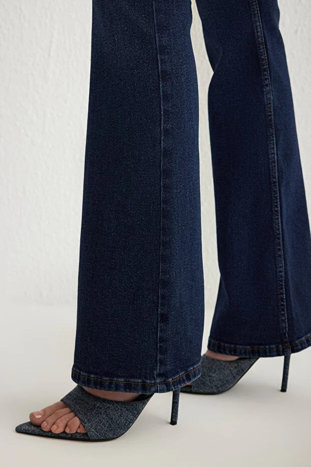 High Waist Comfort Flare Jeans