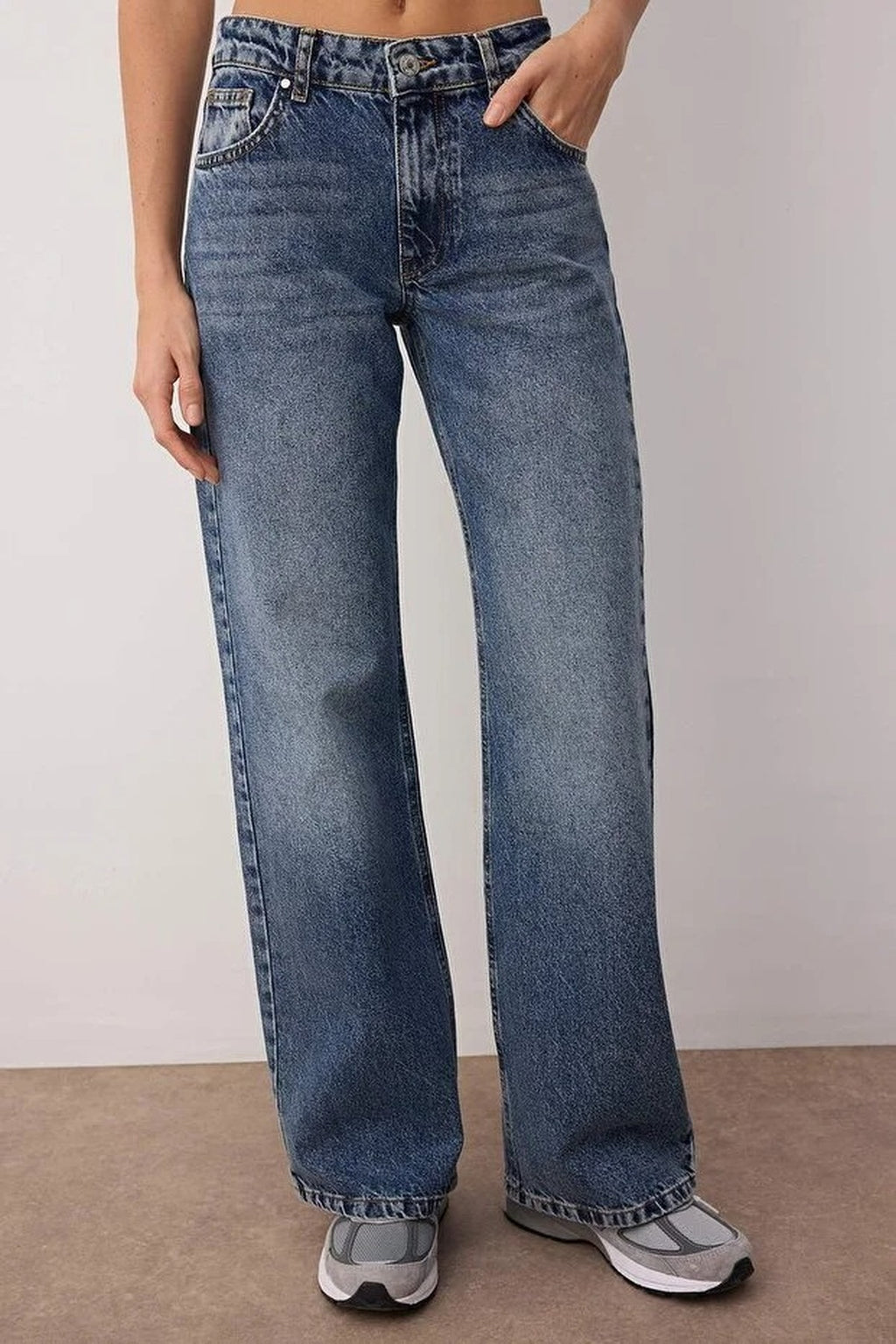 Low Waist Wide Leg Jeans