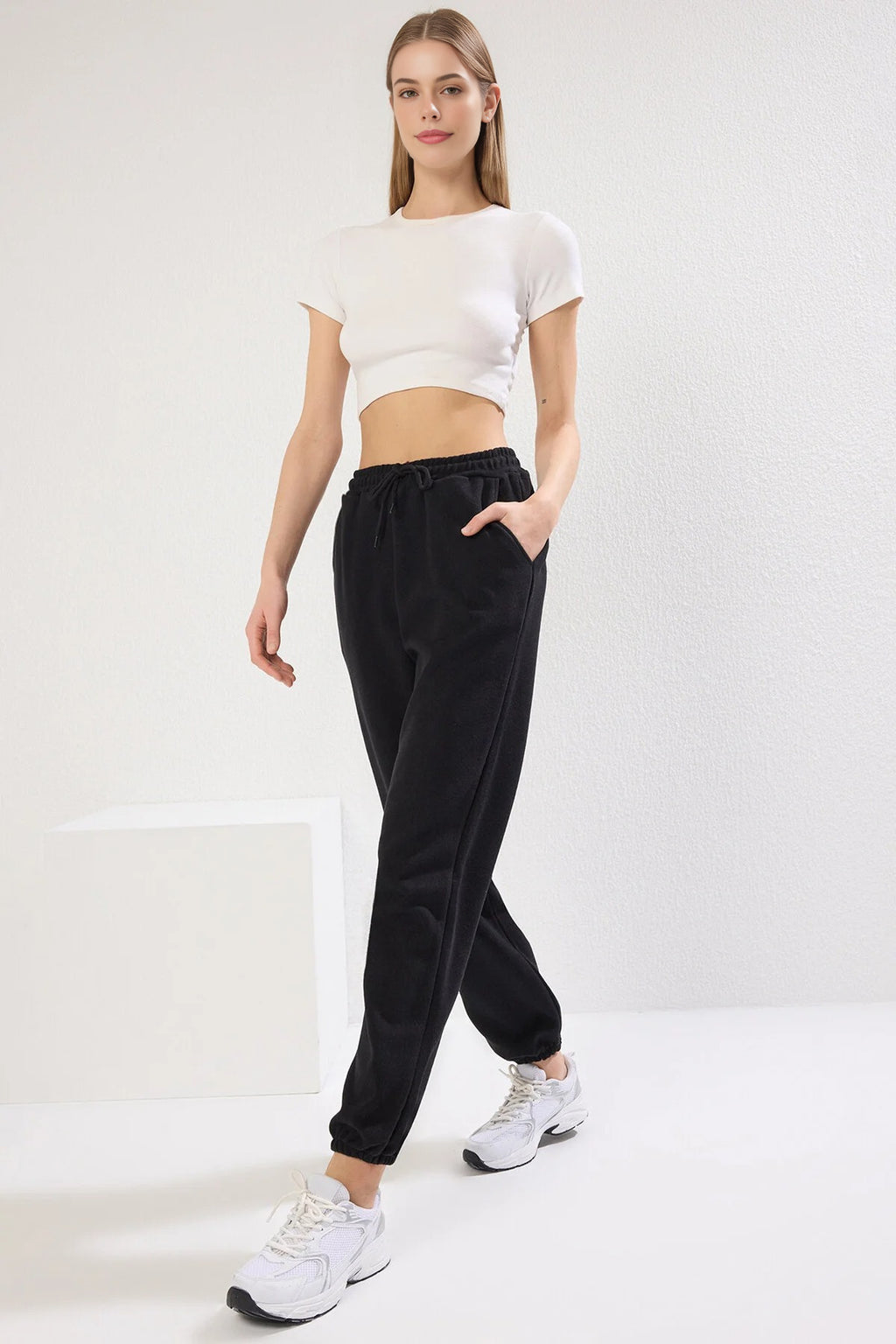 Relaxed Fit Knit Jogger with Pockets