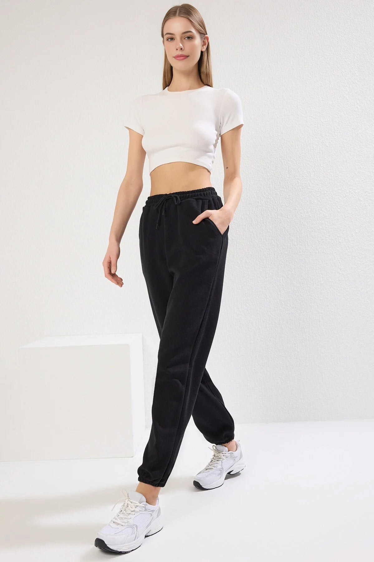 Relaxed Fit Knit Jogger with Pockets