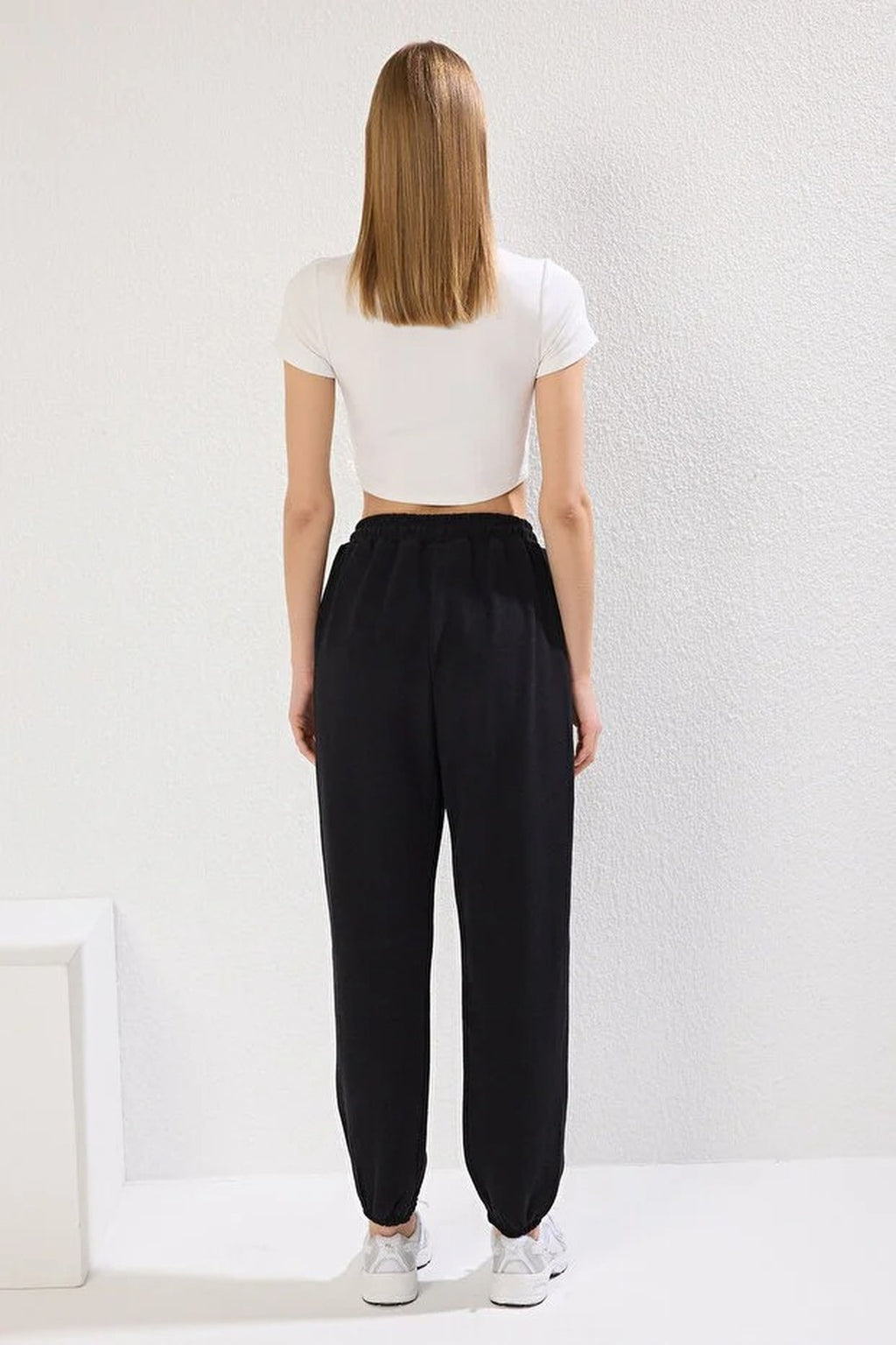 Relaxed Fit Knit Jogger with Pockets