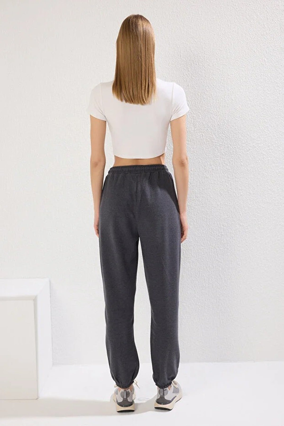 Relaxed Fit Knit Jogger with Pockets