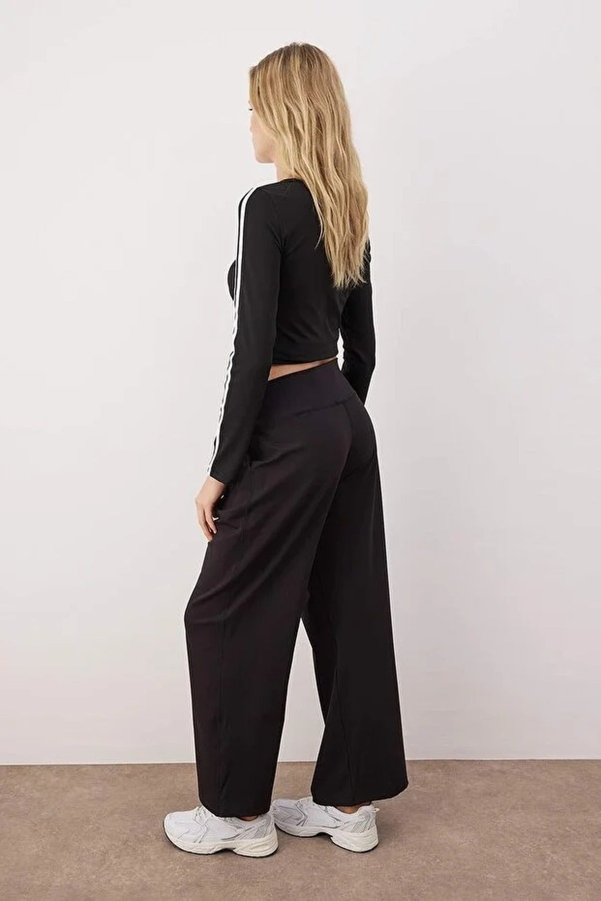 Brushed Soft Fabric Knit Sports Jogger
