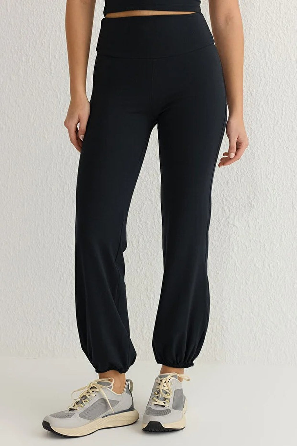 Brushed Soft Fabric Reflective Print Sport Knit Jogger
