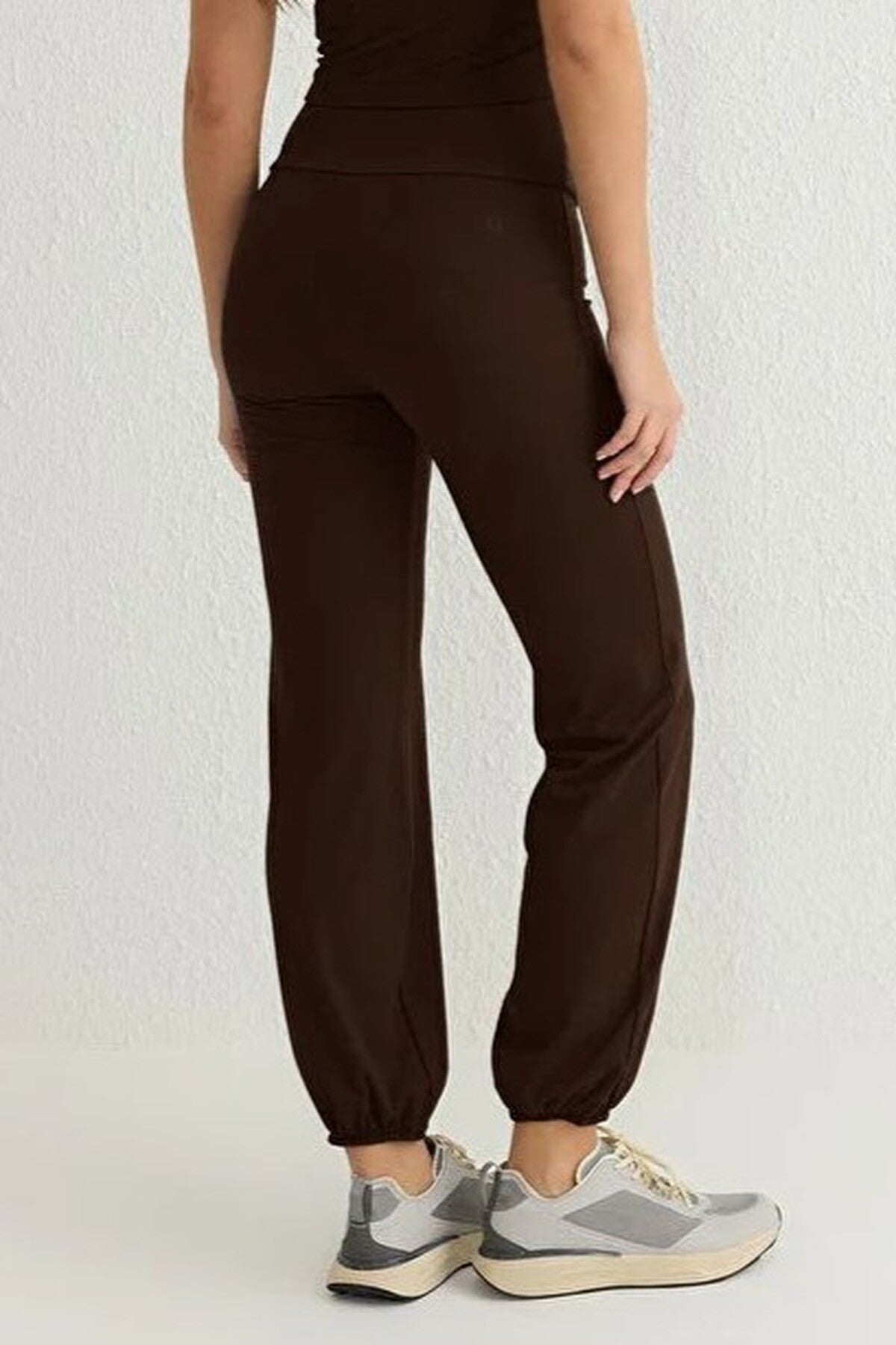 Brushed Soft Fabric Reflective Print Sport Knit Jogger