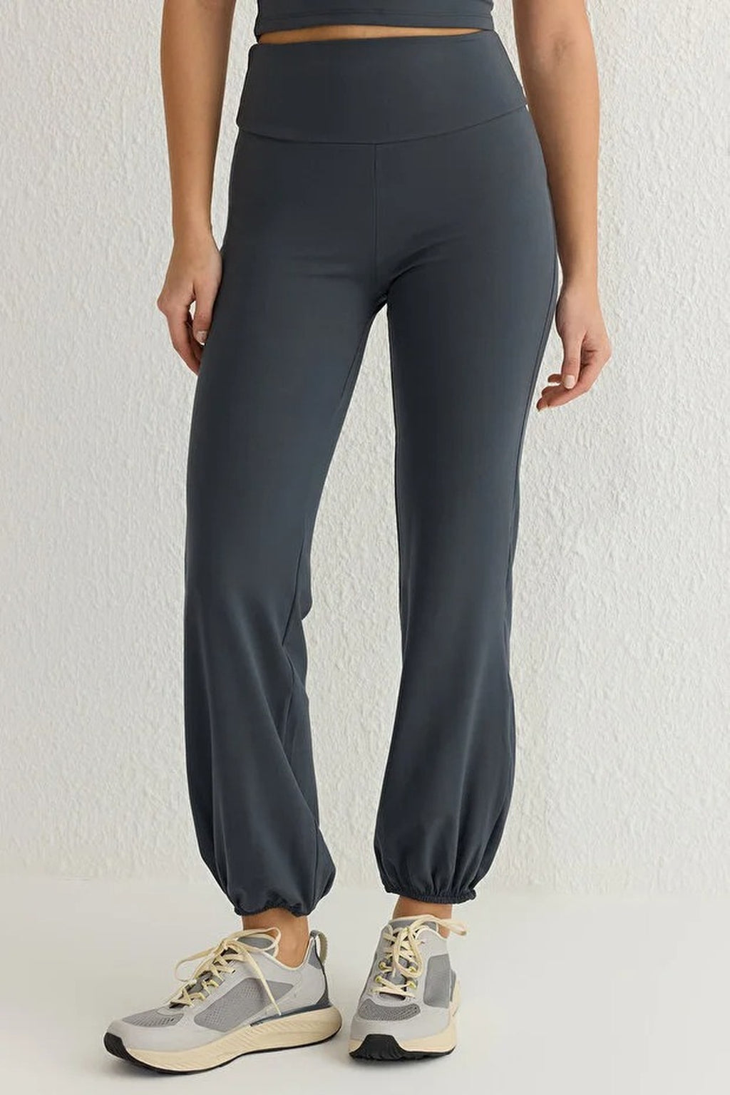 Brushed Soft Fabric Reflective Print Sport Knit Jogger