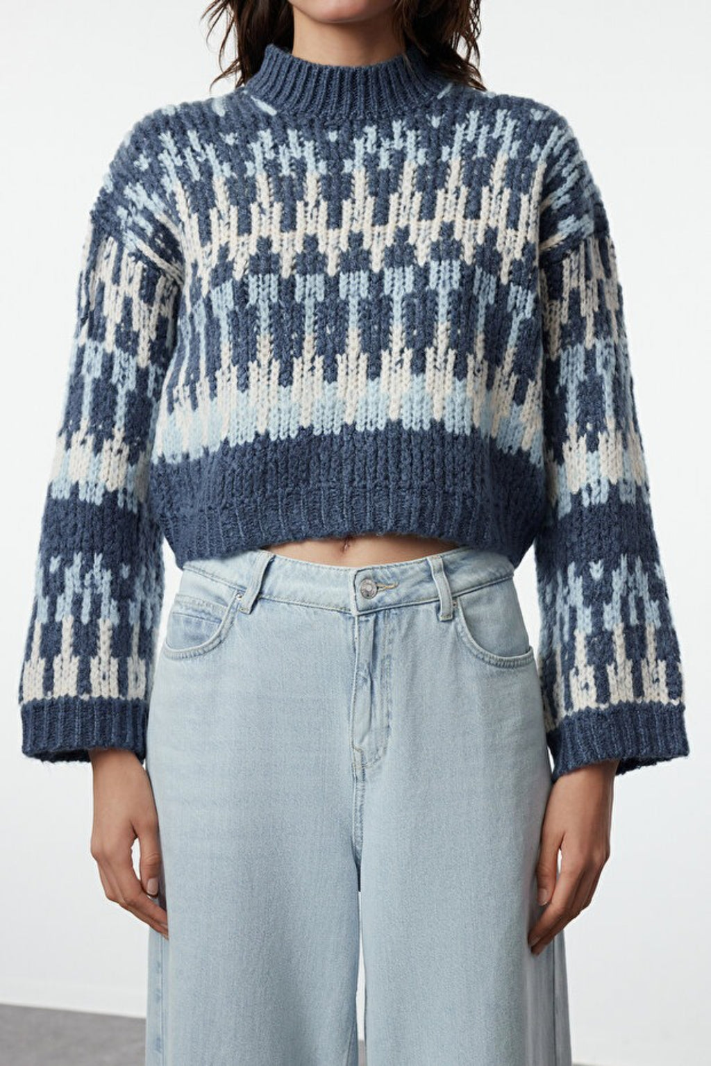 Soft-Textured Ethnic Pattern Thick Cropped Knit Sweater
