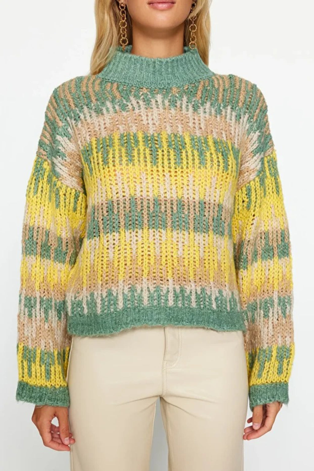 Soft-Textured Ethnic Pattern Thick Cropped Knit Sweater