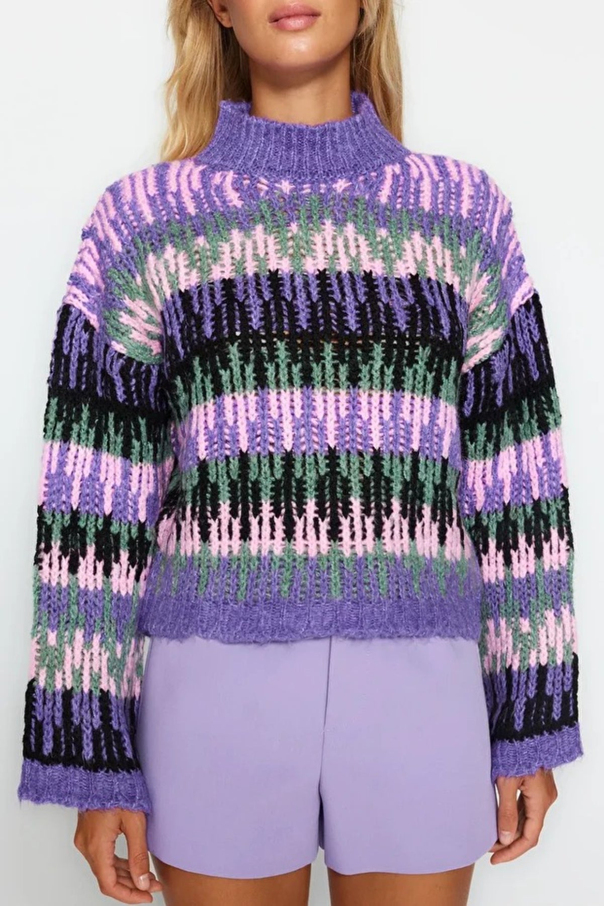 Soft-Textured Ethnic Pattern Thick Cropped Knit Sweater
