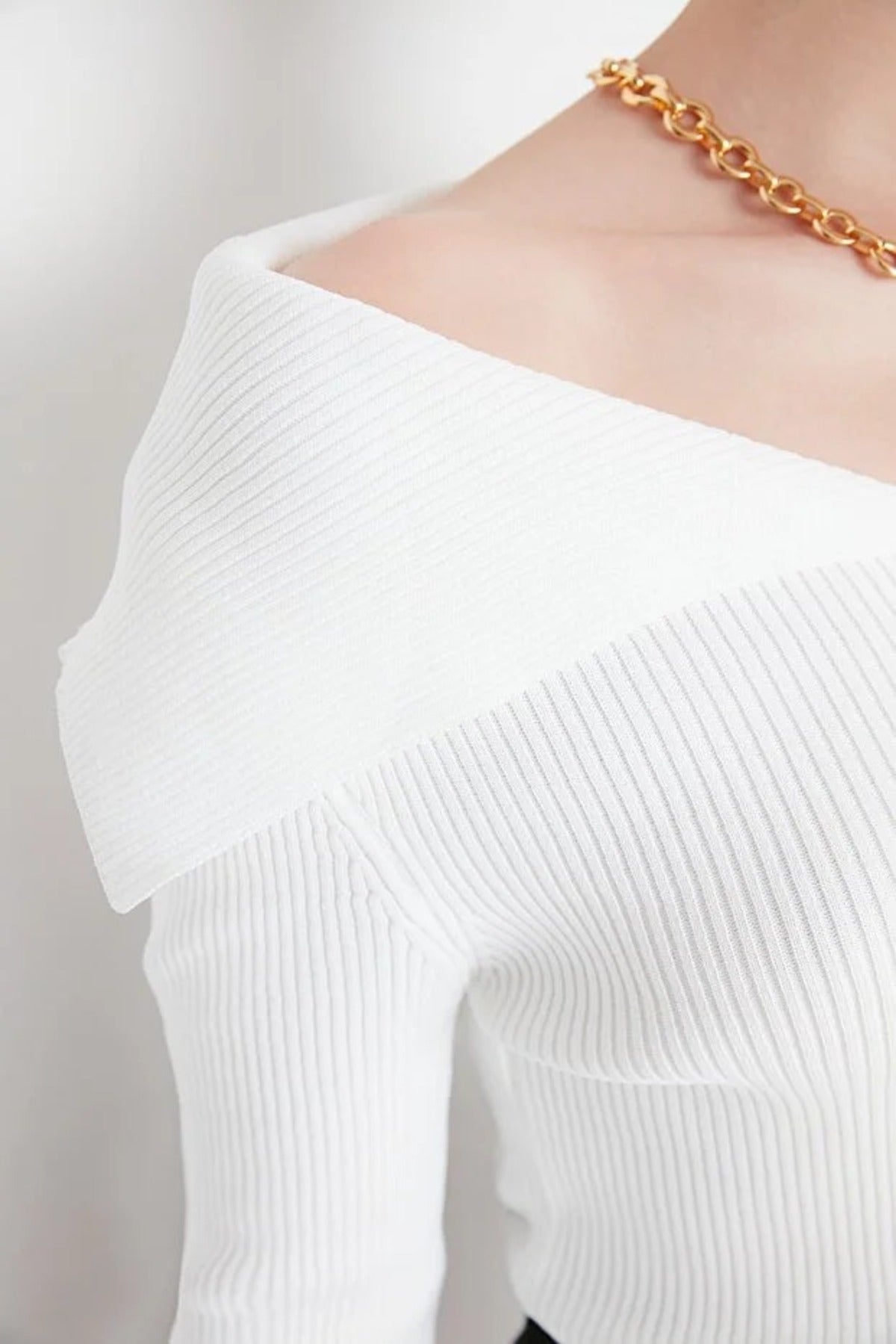 Carmen Collar Knit Sweater