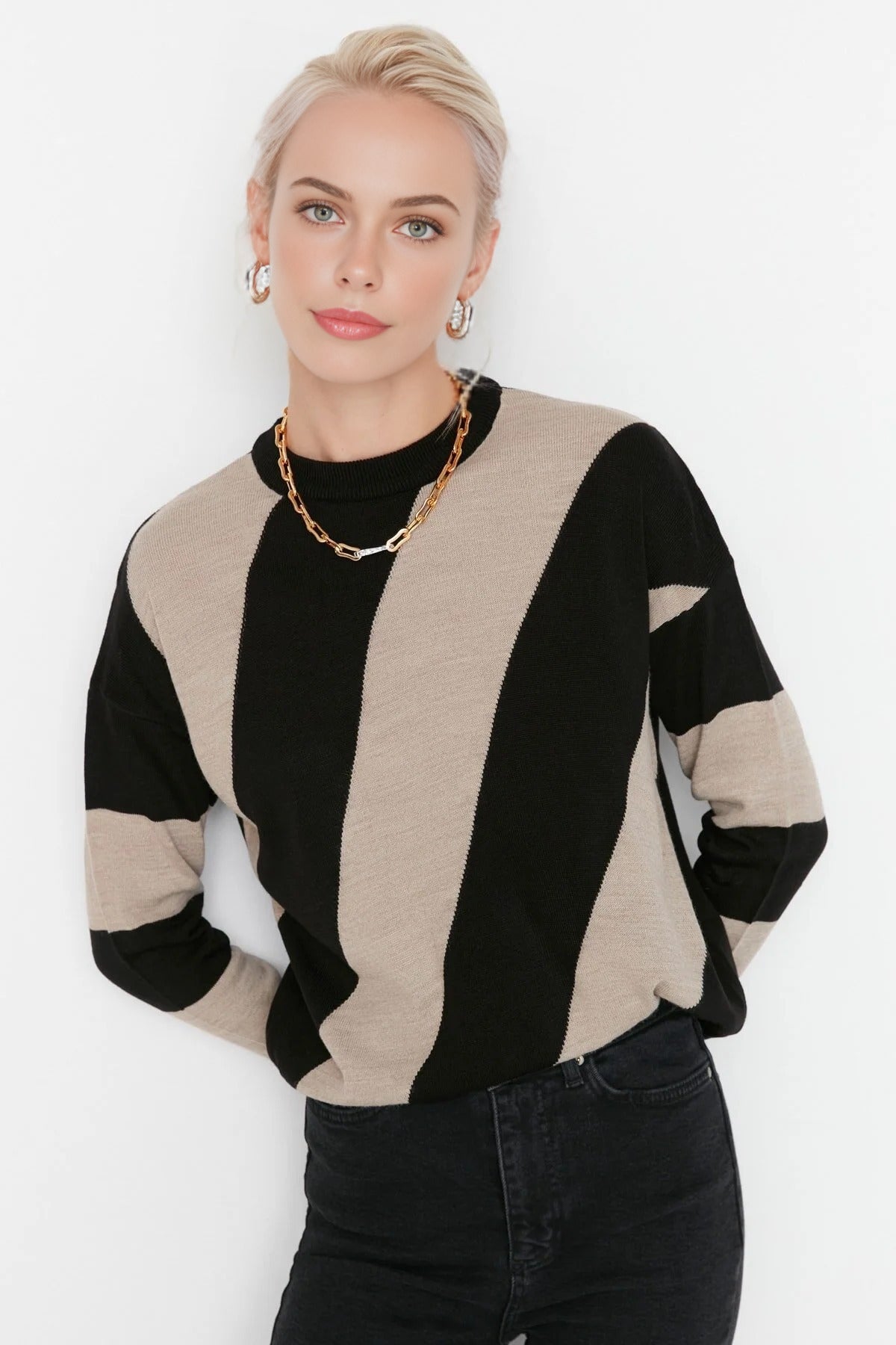 Color Block Crew Neck Knit Sweater