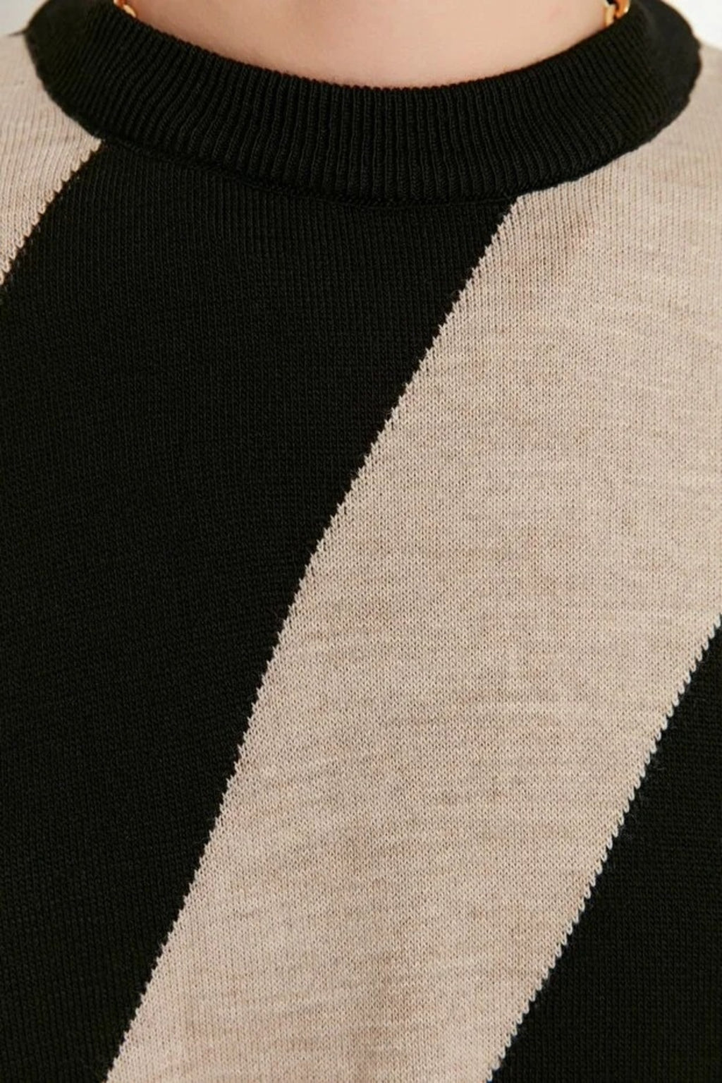 Color Block Crew Neck Knit Sweater