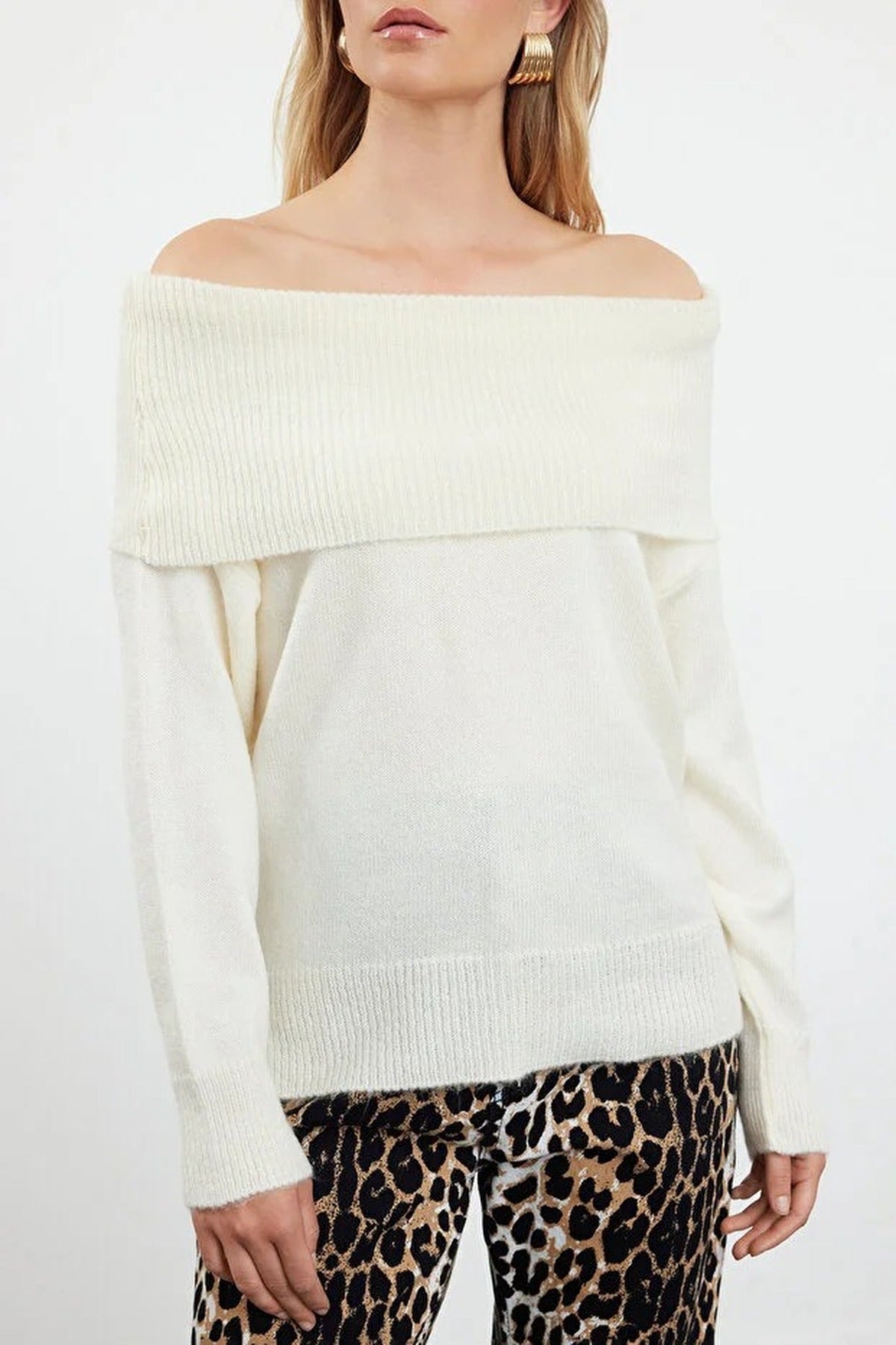 Soft Textured Carmen Collar Knit Sweater