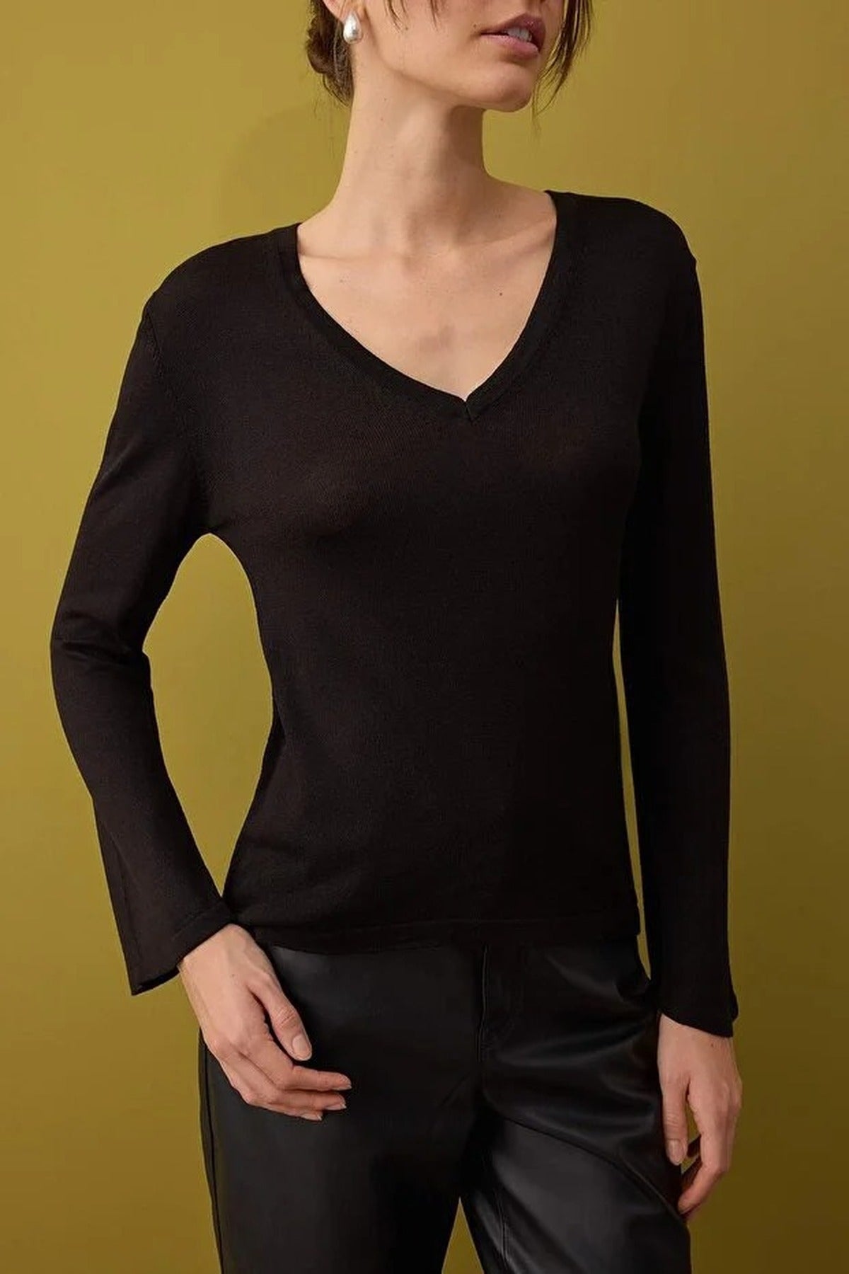 V-Neck Basic Knit Sweater