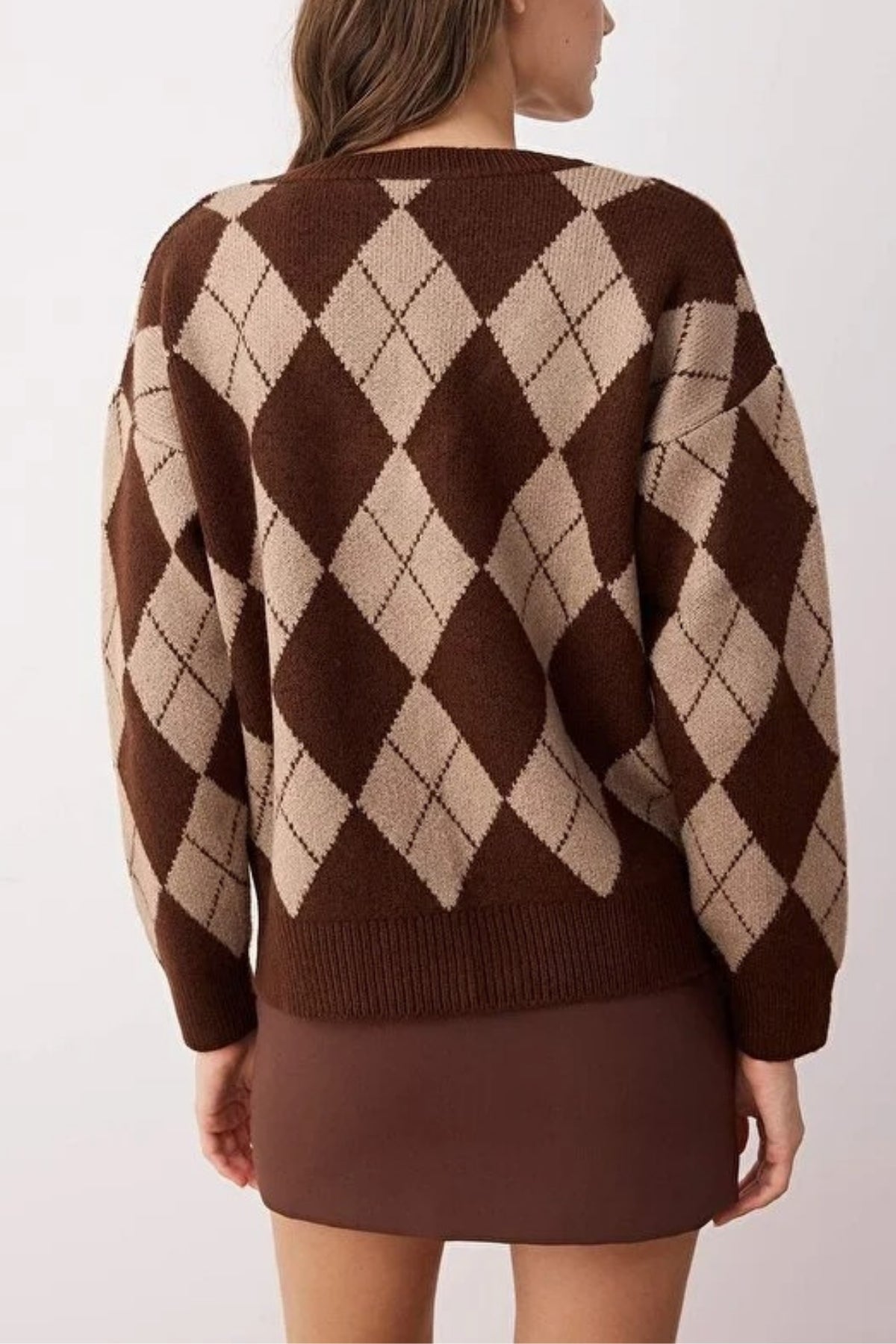 Soft-Textured V-Neck Argyle Pattern Knit Sweater