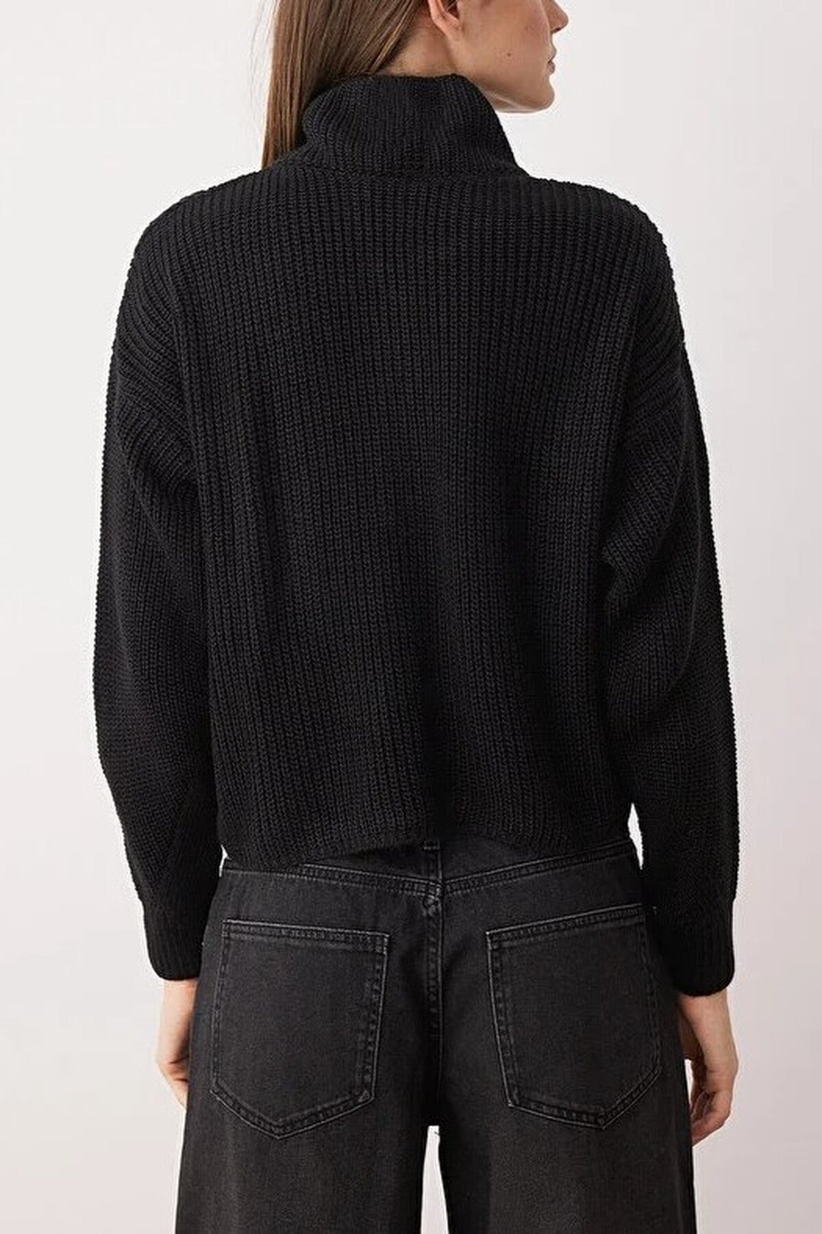 Super Crop Knit Sweater with Zipper Detail
