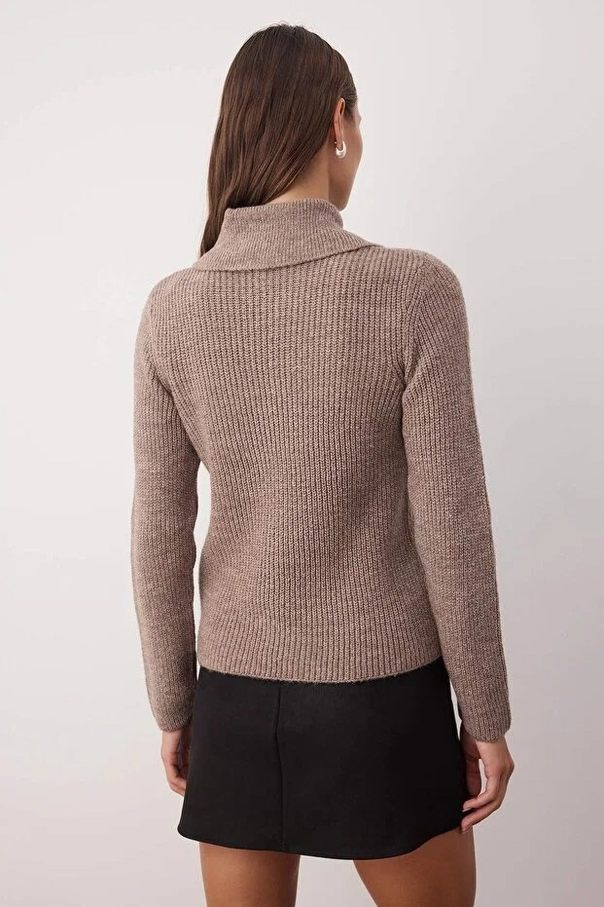 Soft Textured Buttoned Polo Collar Knit Sweater