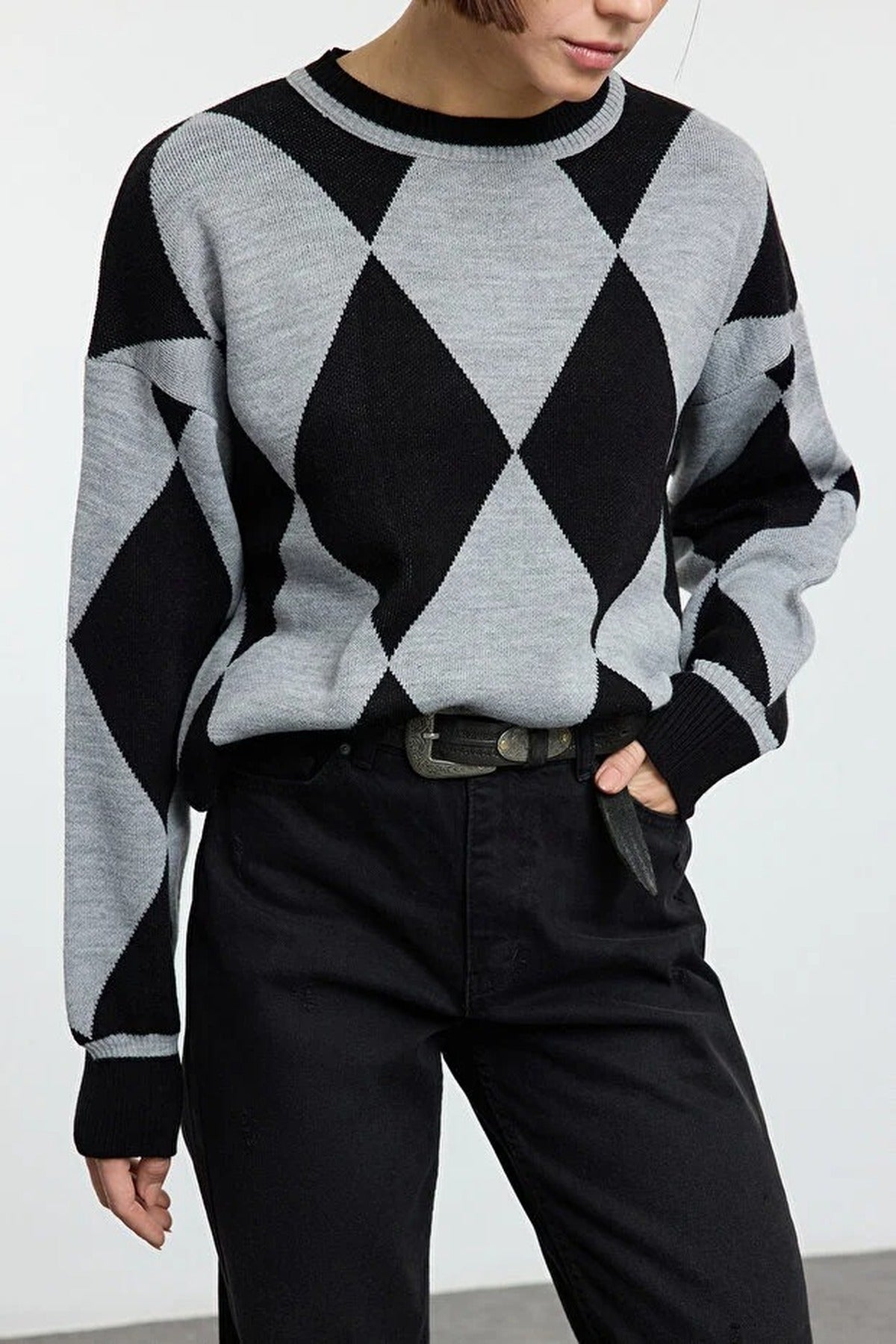 Patterned Crew Neck Knit Sweater