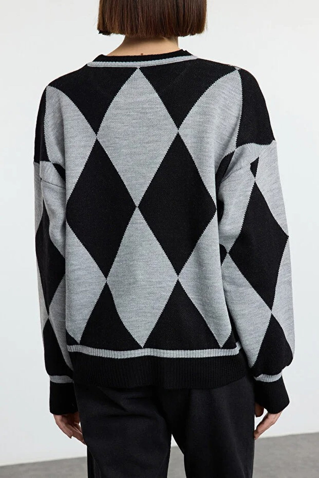 Patterned Crew Neck Knit Sweater