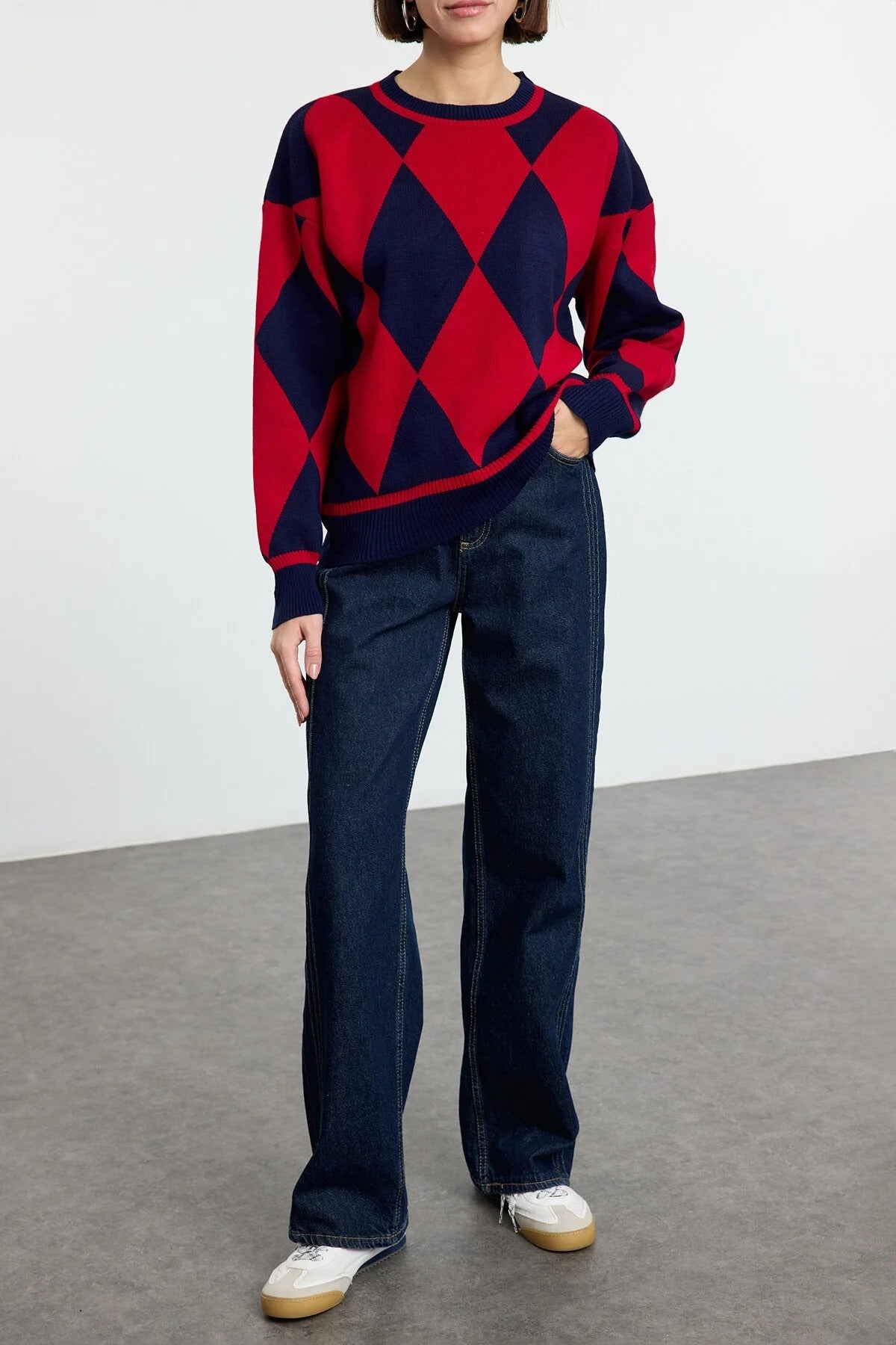 Patterned Crew Neck Knit Sweater