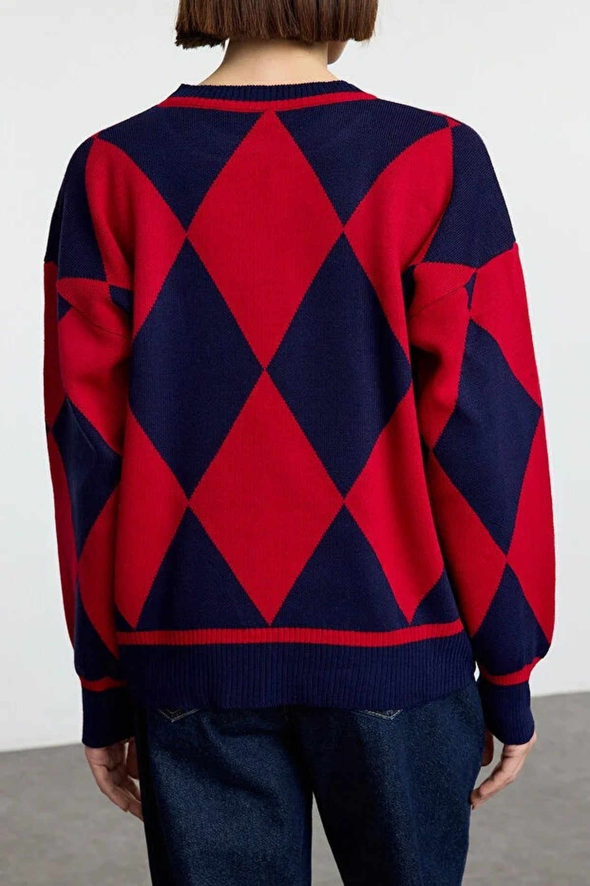 Patterned Crew Neck Knit Sweater