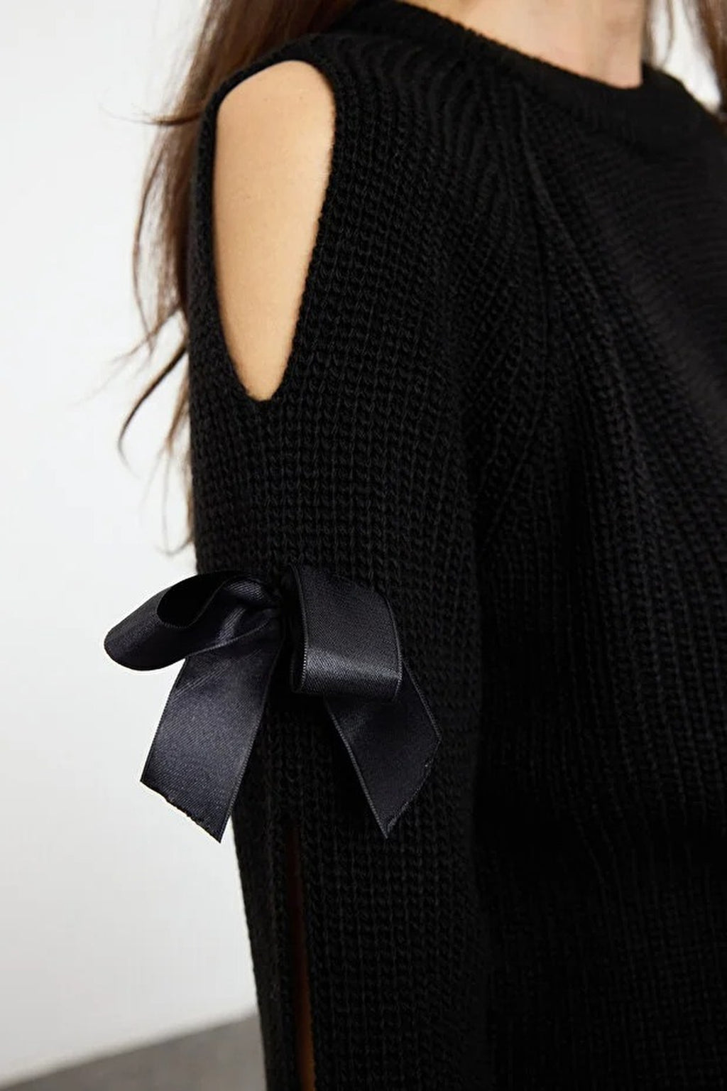 Sleeve Bow Detail Knitted Sweater