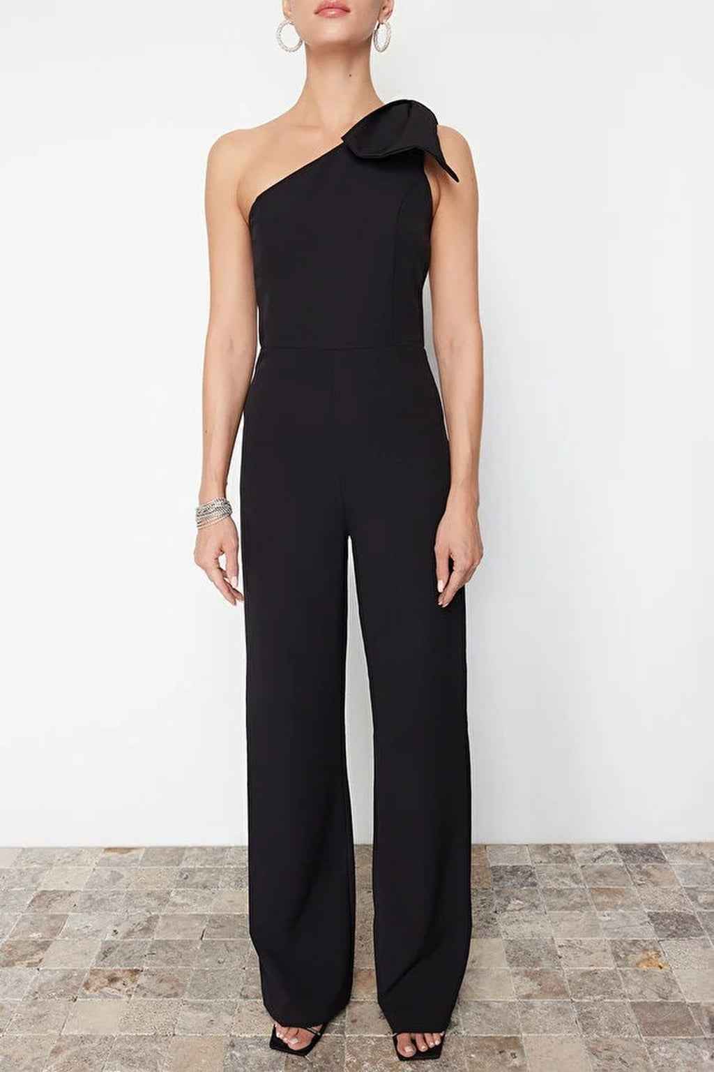 Bow Detailed One-Sleeve Woven Jumpsuit
