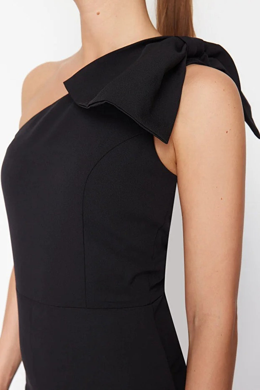 Bow Detailed One-Sleeve Woven Jumpsuit