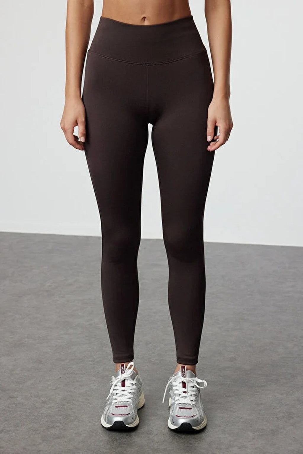 Extra-Compensating Knit Sports Leggings with Wide Waist Elastic