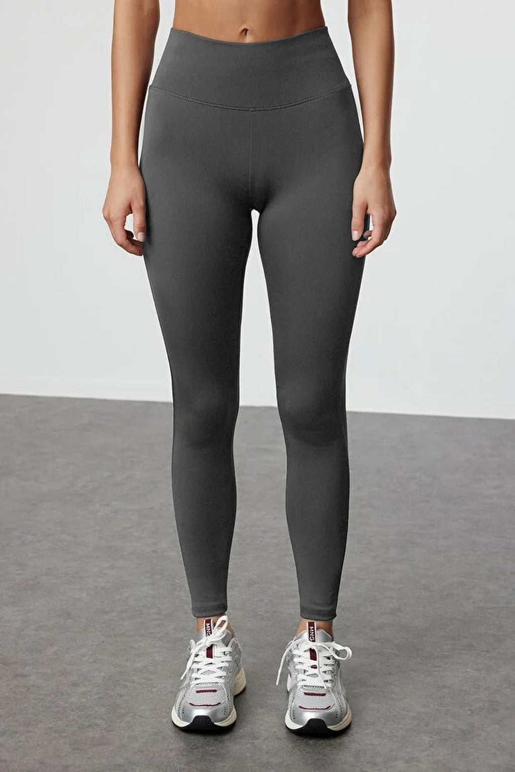 Extra-Compensating Knit Sports Leggings with Wide Waist Elastic