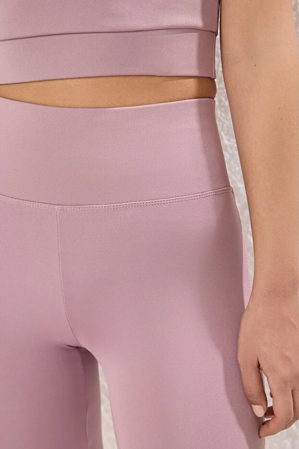 Extra-Compensating Knit Sports Leggings with Wide Waist Elastic