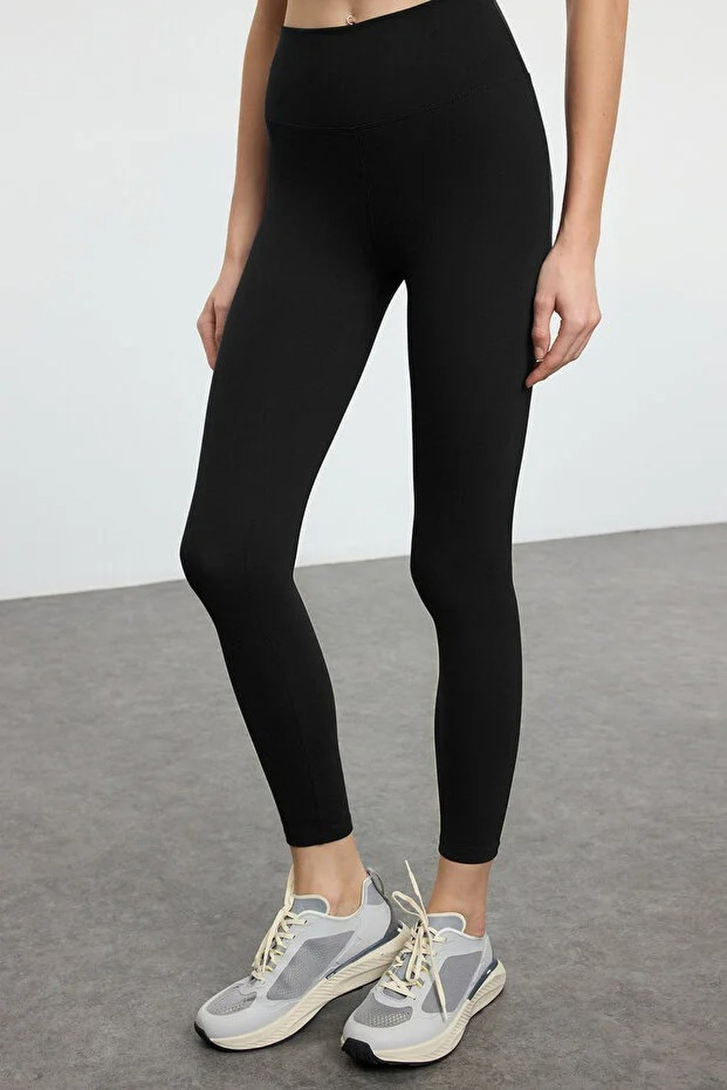 Soft Brushed Fabric Reflective Print Detailed Knitted Sports Leggings