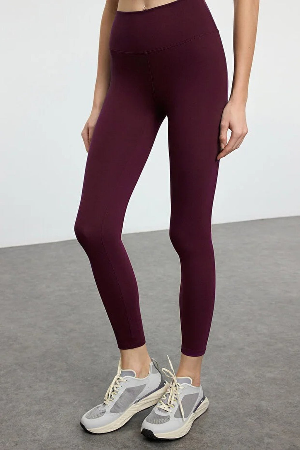 Soft Brushed Fabric Reflective Print Detailed Knitted Sports Leggings