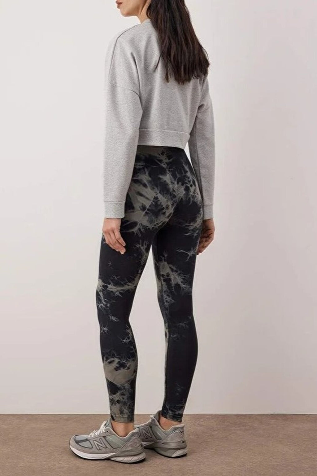 Seamless Batik Pattern Full Length Knitted Sports Leggings