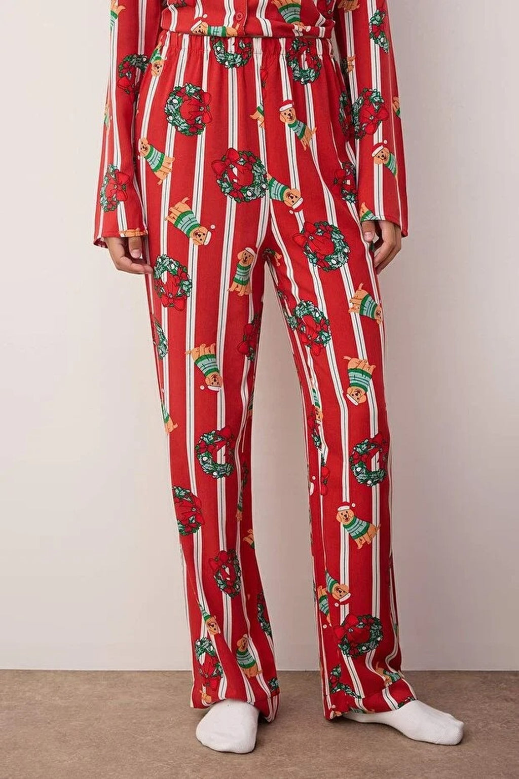 2-Piece Dog Print Christmas Themed Woven Pajama Set