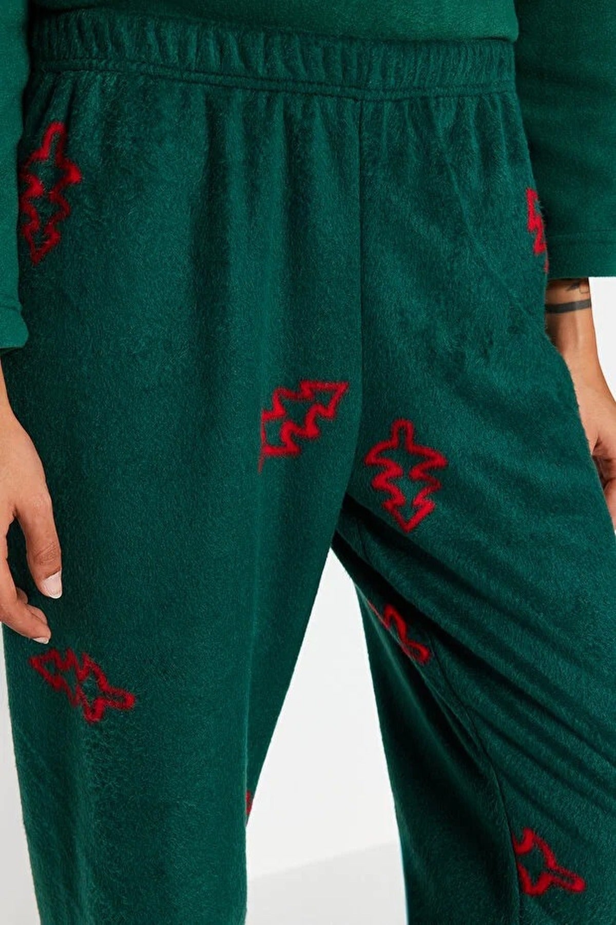 2-Piece Christmas Themed Polar Fleece Winter Knit Pajama Set