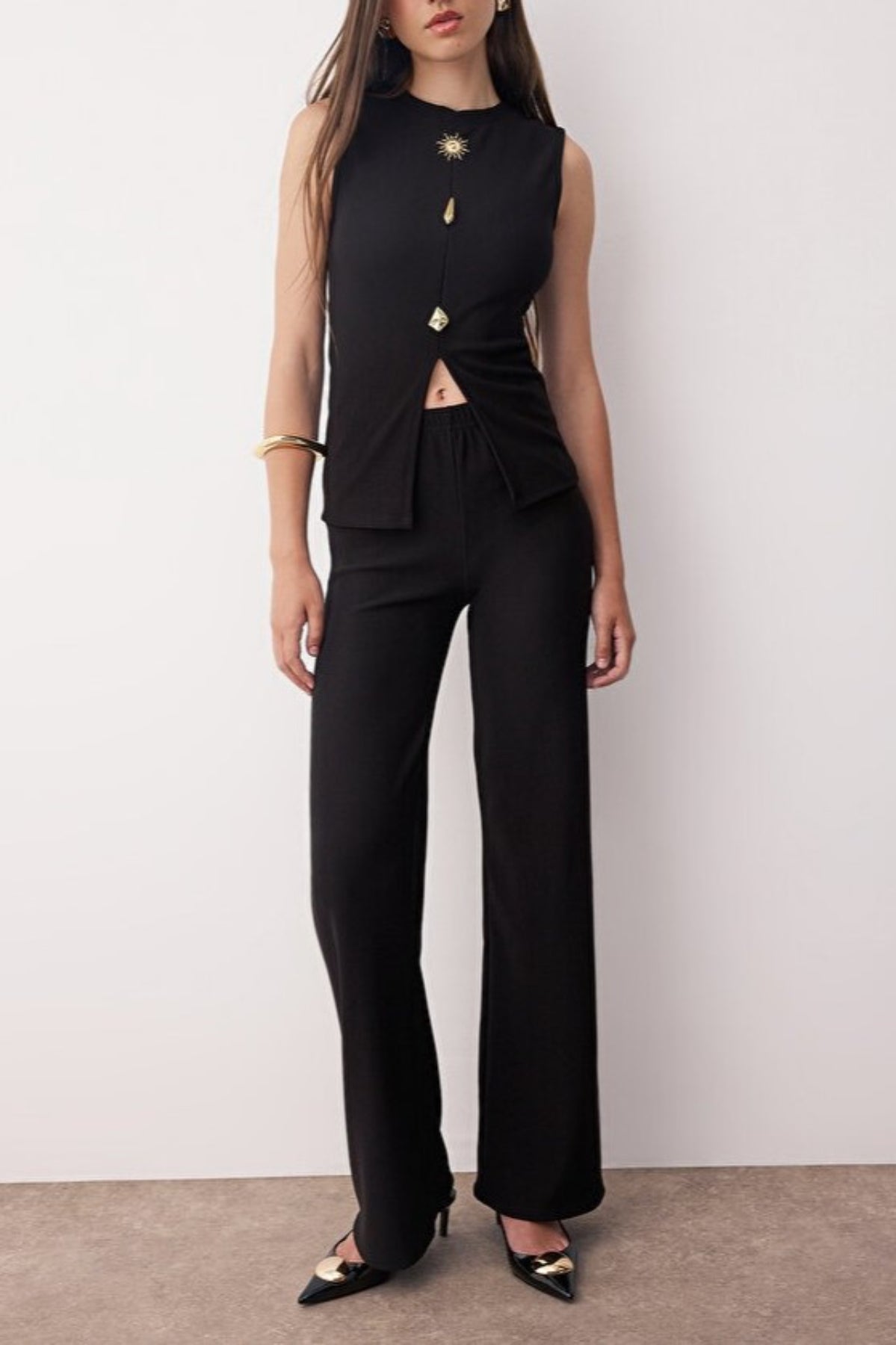 2-Piece Button Accessory Sleeveless Top & Regular Fit Knit Pants Set