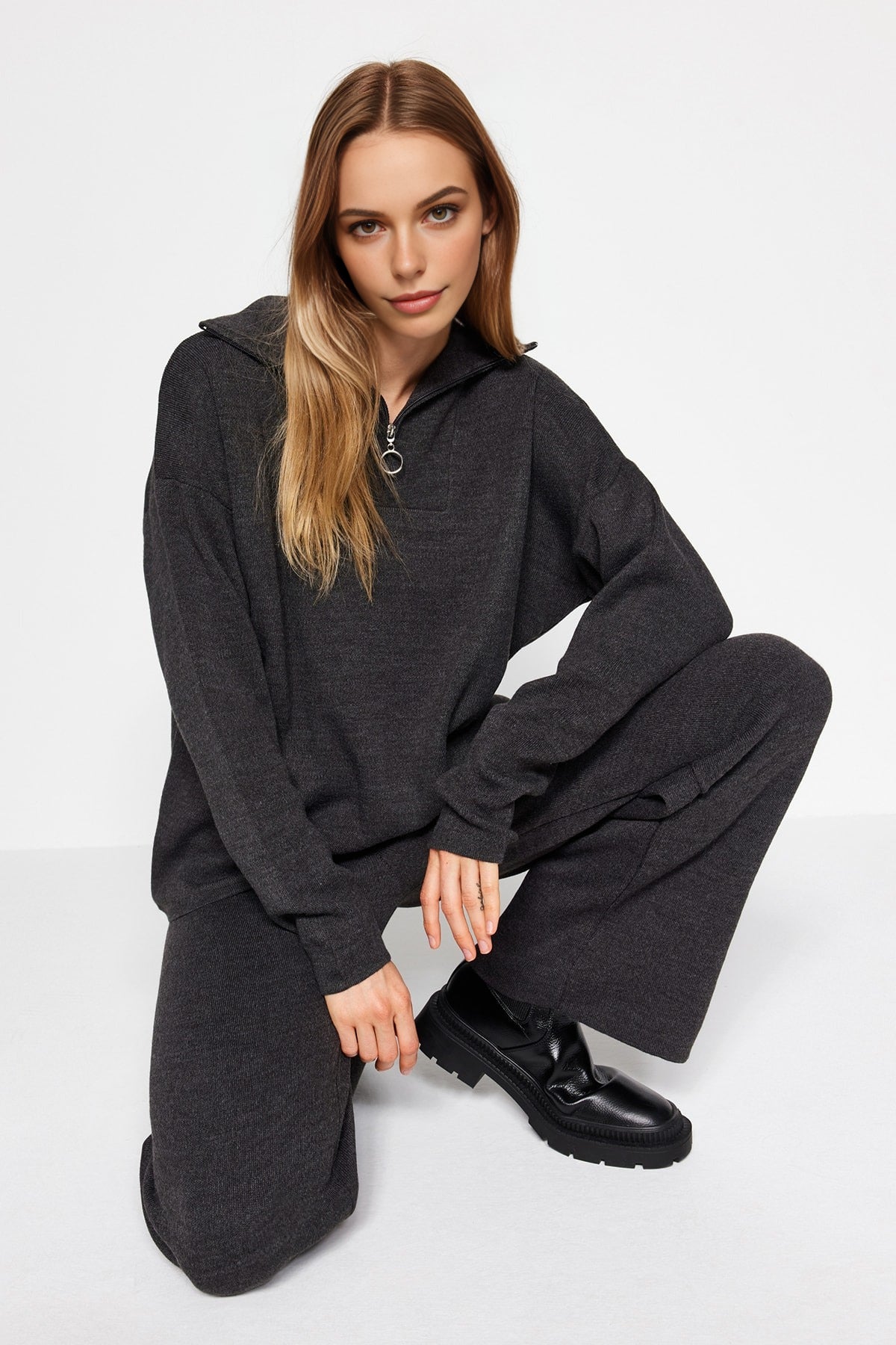 2-Piece Loose Fit Zip-Up Knit Top & Pants Set