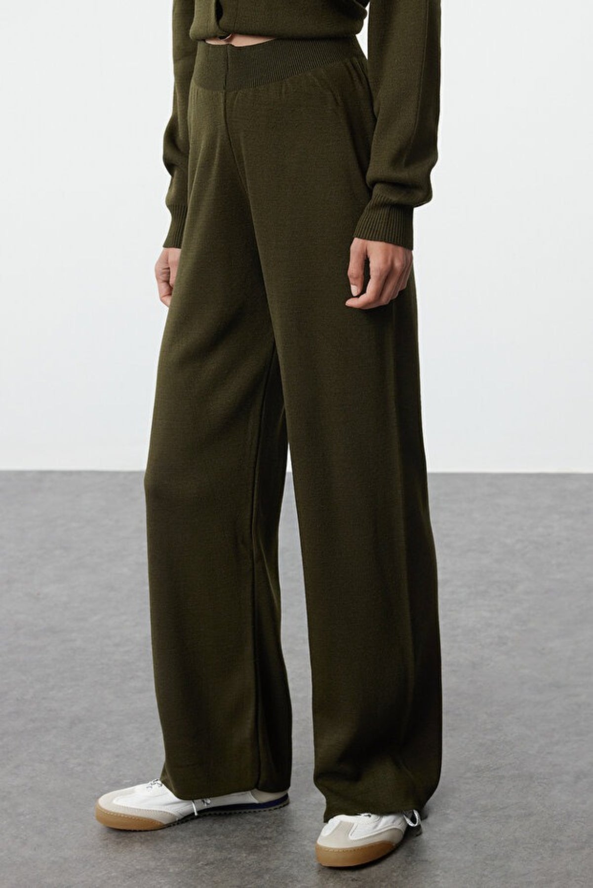 2-Piece Crop Knit Top & Pants Set