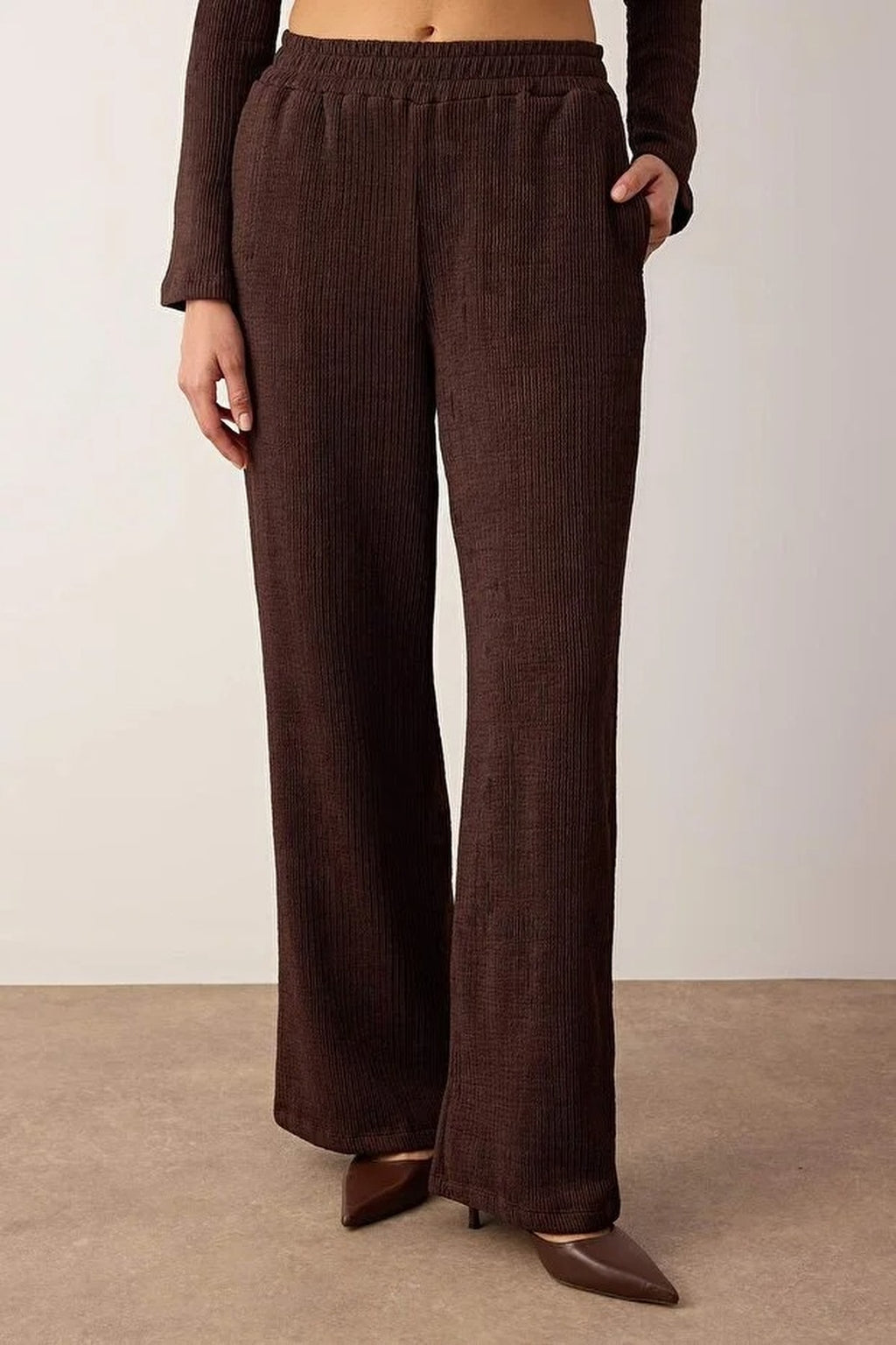 Wrapped Fitted Textured Knit Bottom & Top Set with Accessory Detail