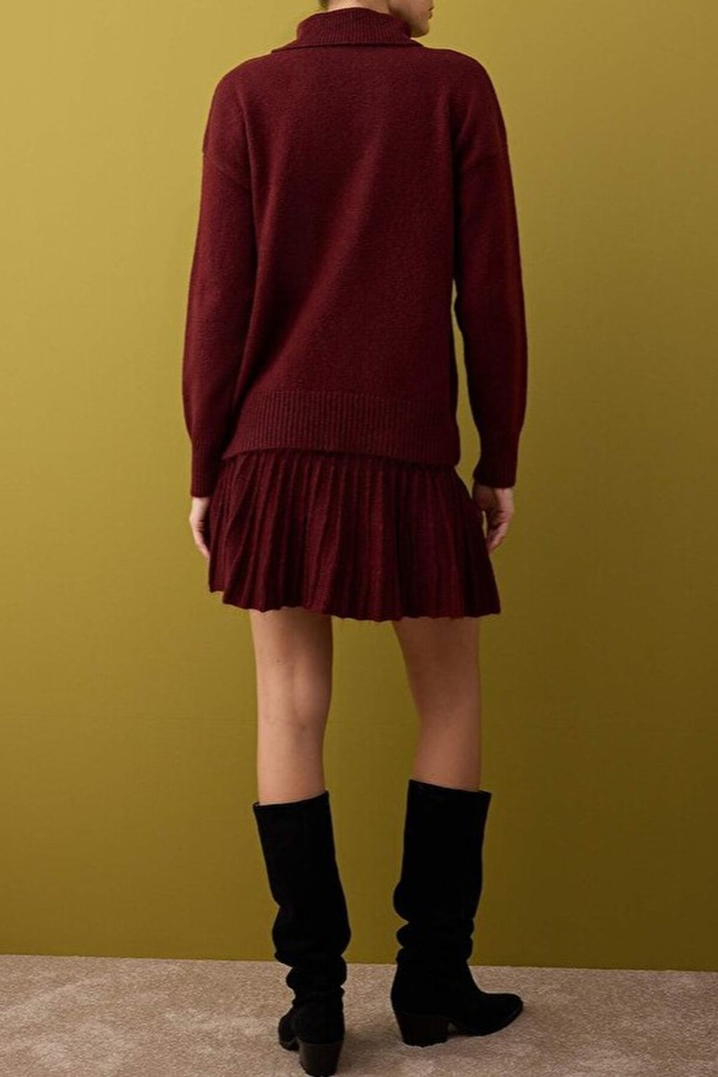 2-Piece Soft Textured Turtleneck Sweater-Skirt Knitwear Set