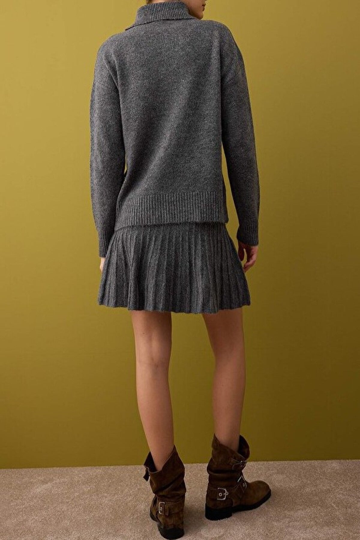 2-Piece Soft Textured Turtleneck Sweater-Skirt Knitwear Set