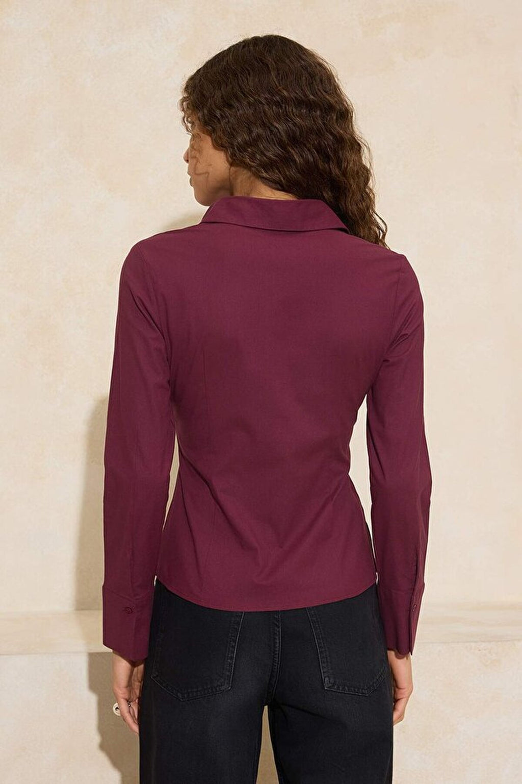Waist-Fitting Cotton Woven Shirt