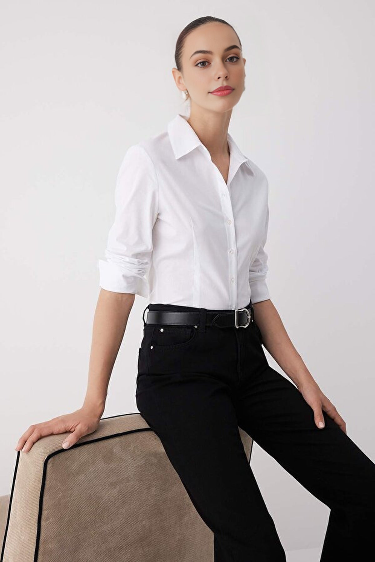 Waist-Fitting Cotton Woven Shirt