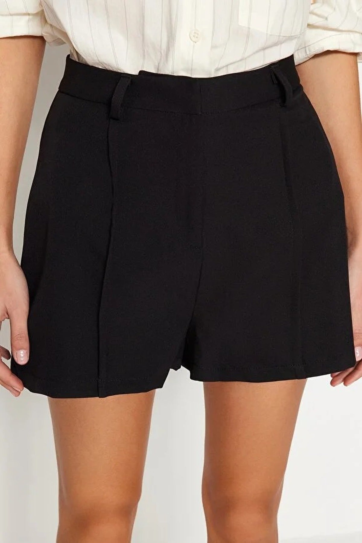 Ribbed Detailed Woven Shorts