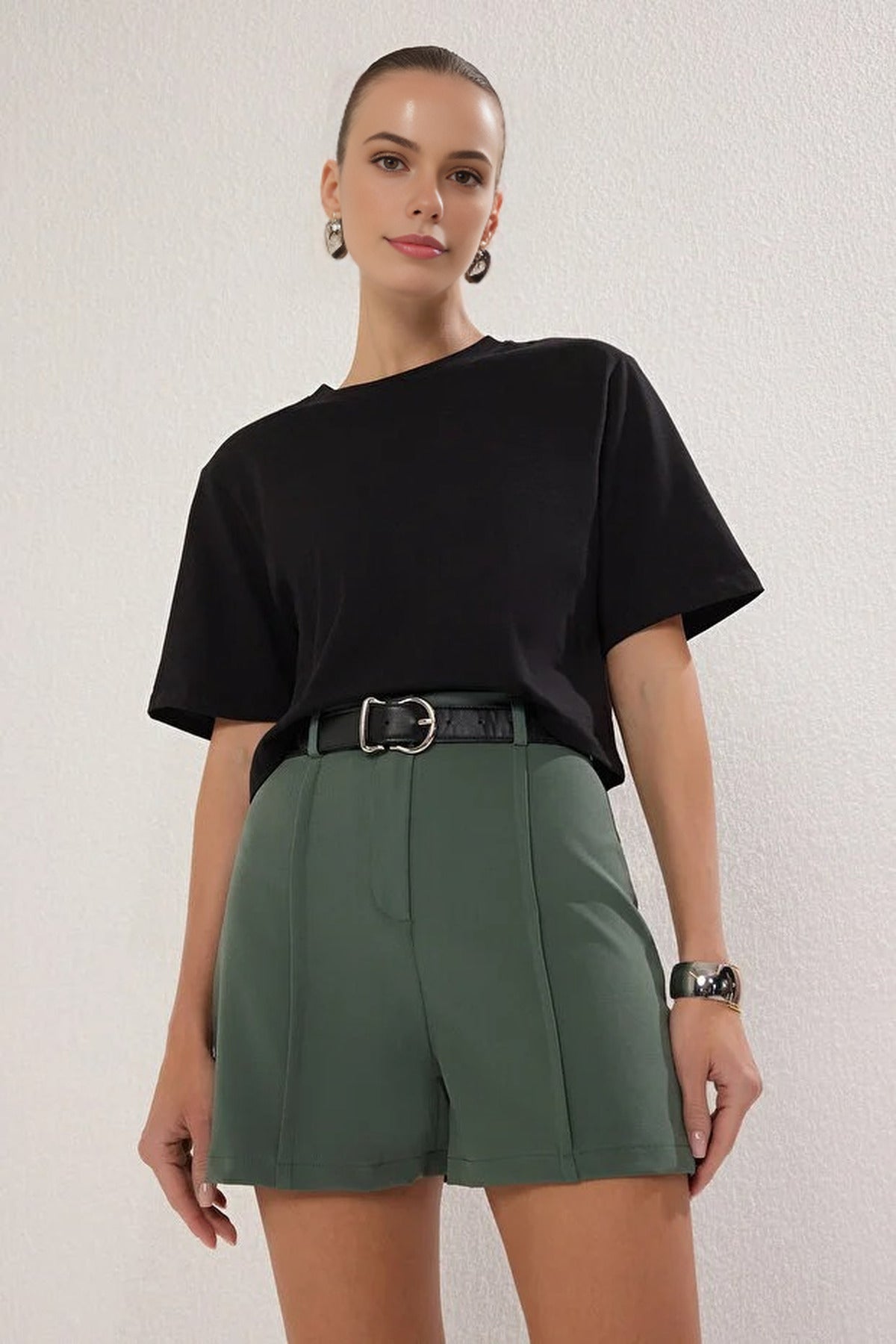 Ribbed Detailed Woven Shorts