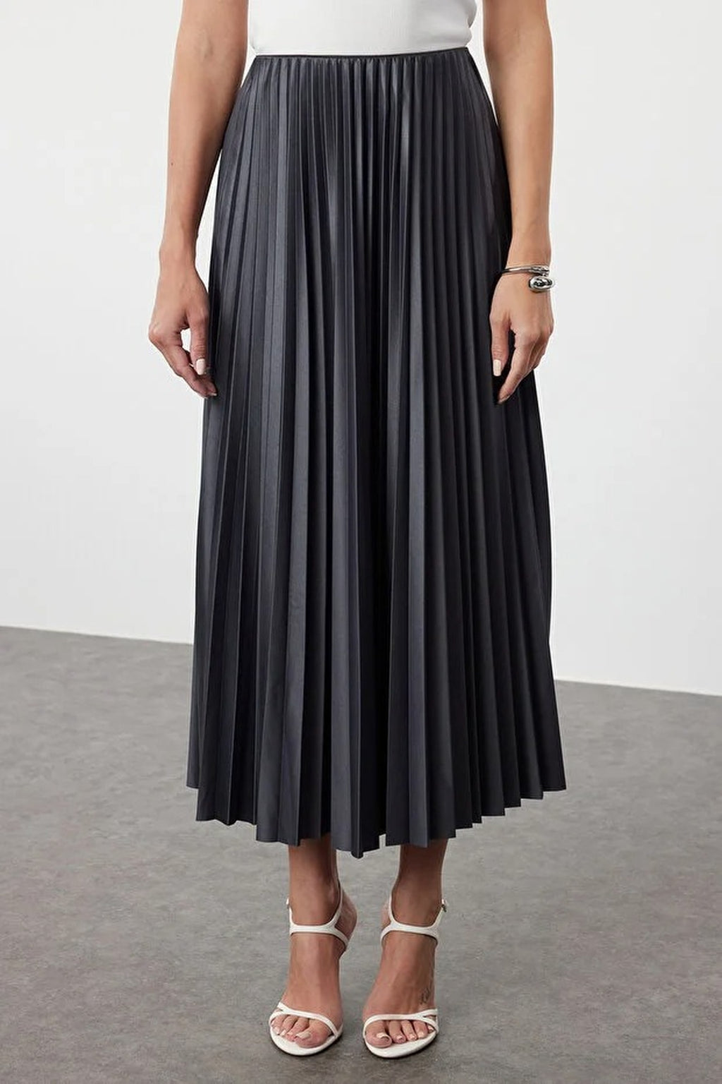 Pleated Maxi Stretch Knit Skirt